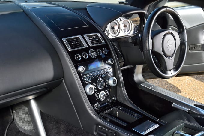 2025 Aston Martin Dbs