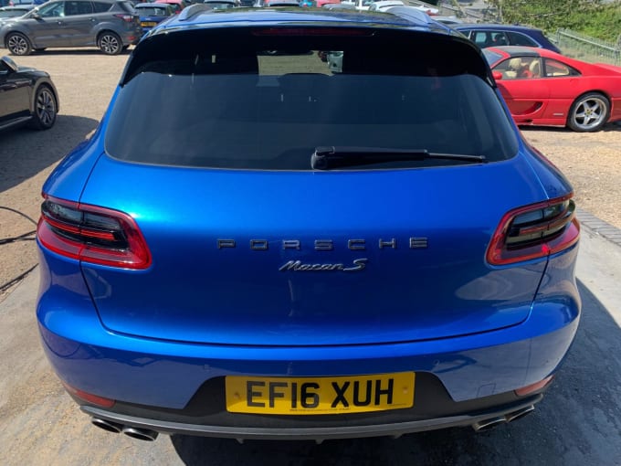 2025 Porsche Macan
