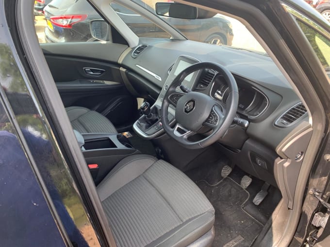 2025 Renault Grand Scenic