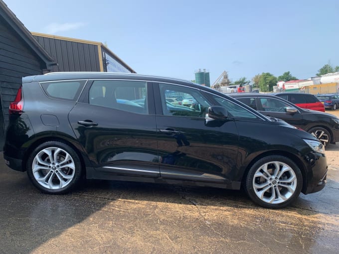 2025 Renault Grand Scenic