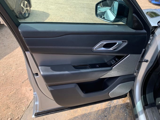 2025 Land Rover Range Rover Velar