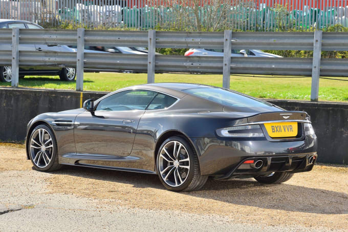 2025 Aston Martin Dbs