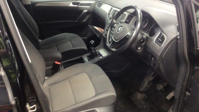 2025 Volkswagen Golf Sv