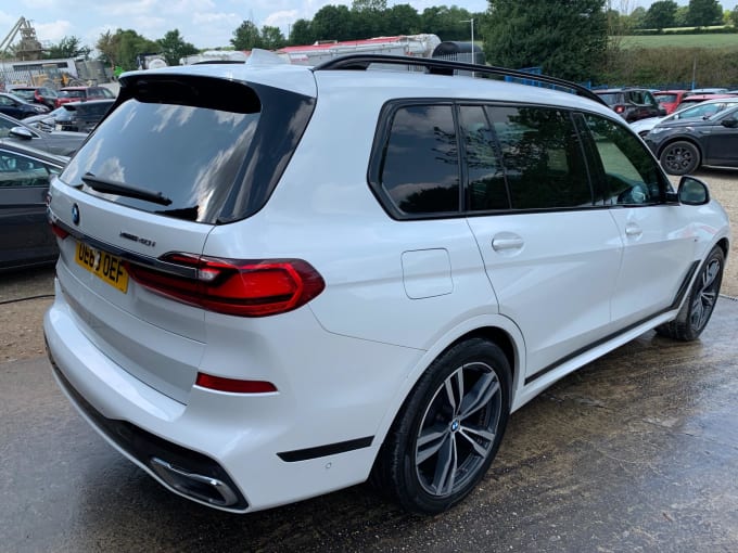 2025 BMW X7