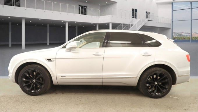 2025 Bentley Bentayga