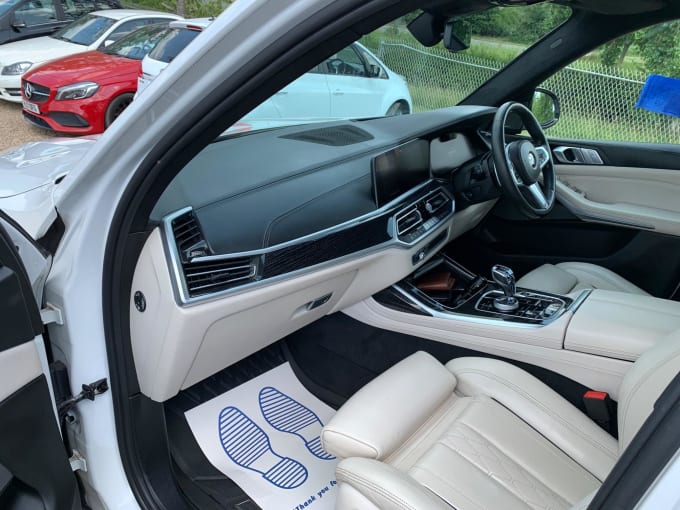 2025 BMW X7