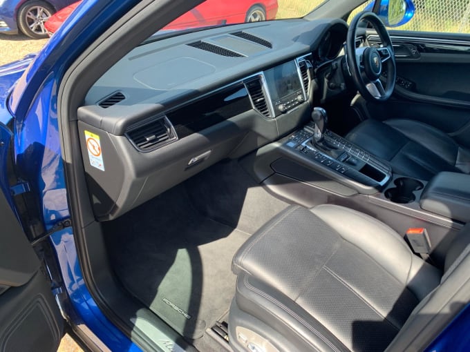 2025 Porsche Macan