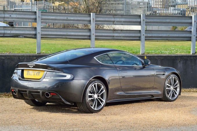 2025 Aston Martin Dbs