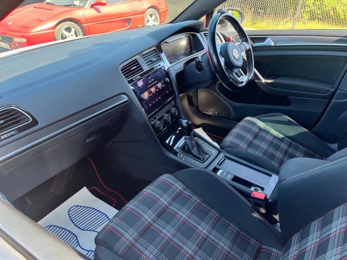 2025 Volkswagen Golf