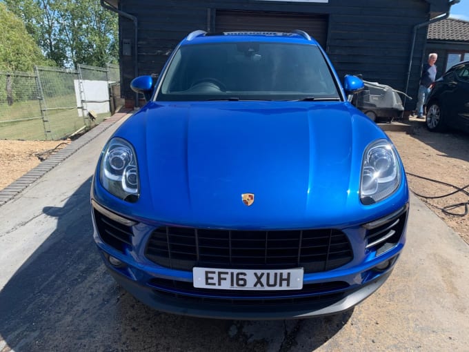 2025 Porsche Macan