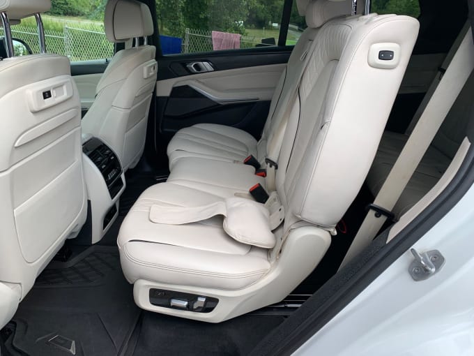 2025 BMW X7