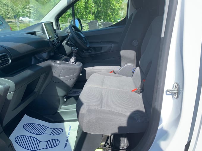 2025 Peugeot Partner