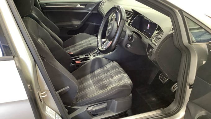 2025 Volkswagen Golf