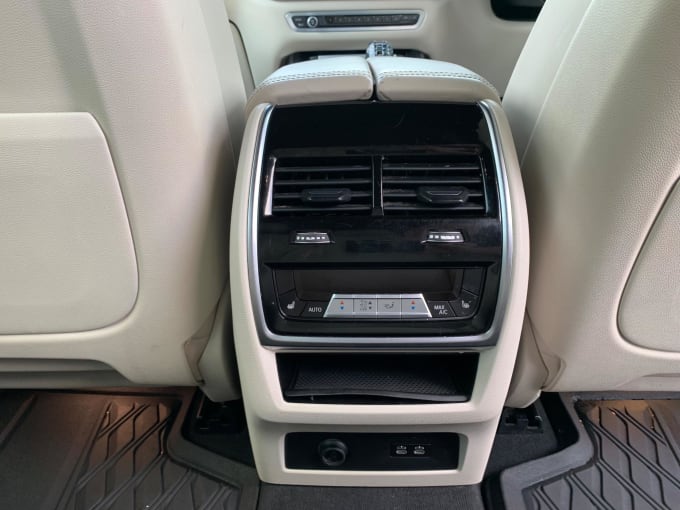 2025 BMW X7