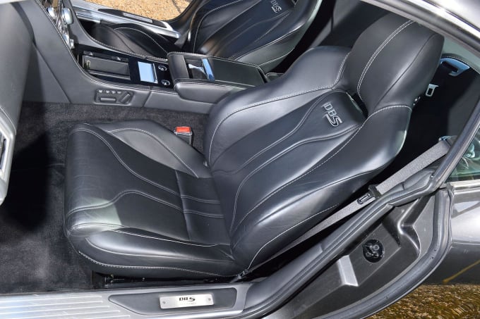 2025 Aston Martin Dbs