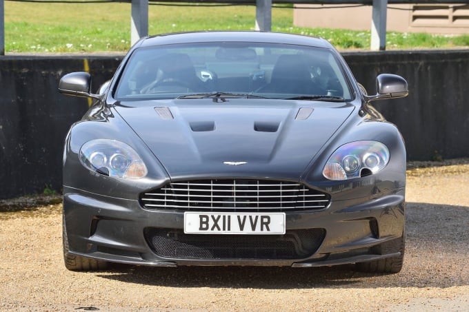 2025 Aston Martin Dbs
