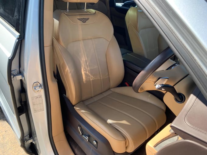 2025 Bentley Bentayga