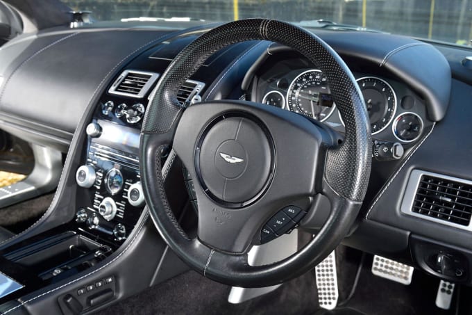 2025 Aston Martin Dbs