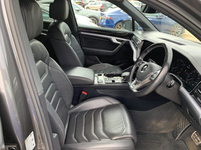 2025 Volkswagen Touareg
