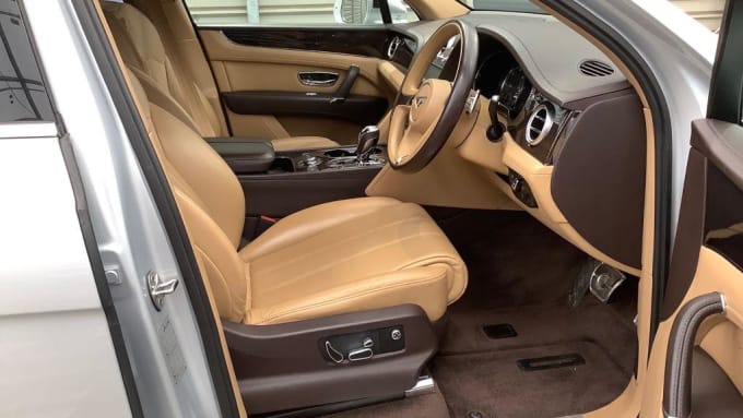 2025 Bentley Bentayga