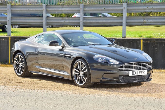 2025 Aston Martin Dbs
