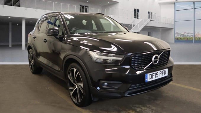 2025 Volvo Xc40