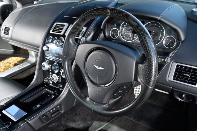 2025 Aston Martin Dbs