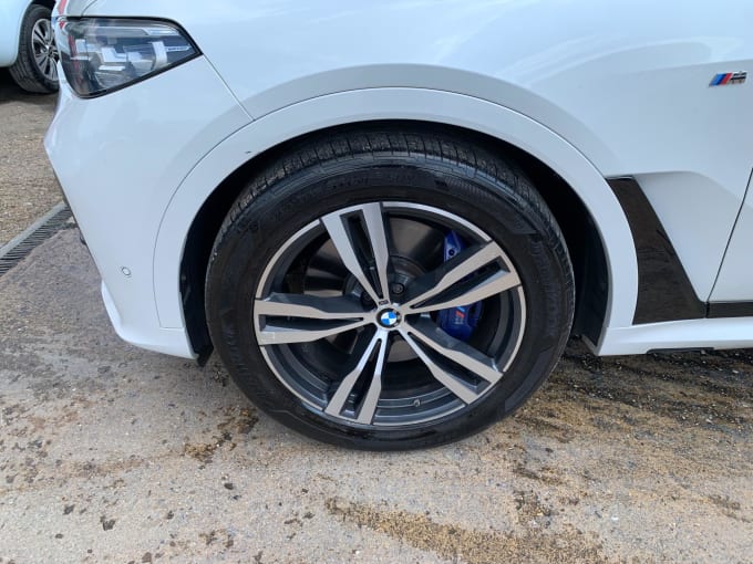 2025 BMW X7