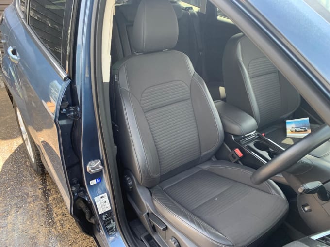 2025 Ford Kuga