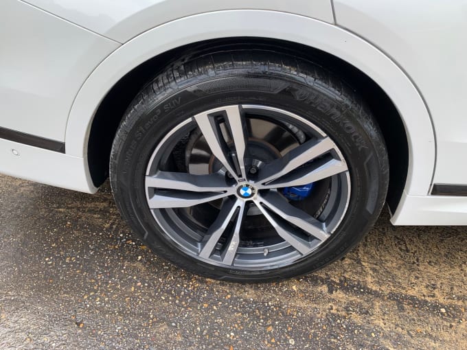 2025 BMW X7