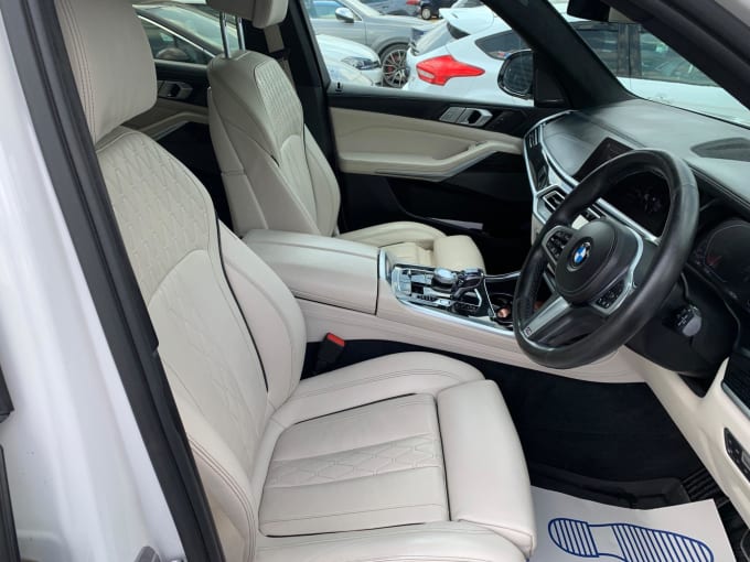2025 BMW X7