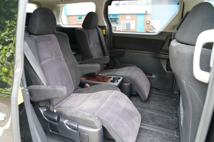 2013 Toyota Alphard