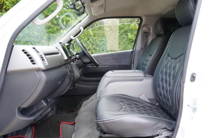 2010 Toyota Hiace