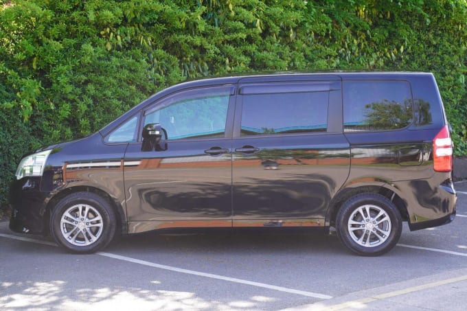 2012 Toyota Noah