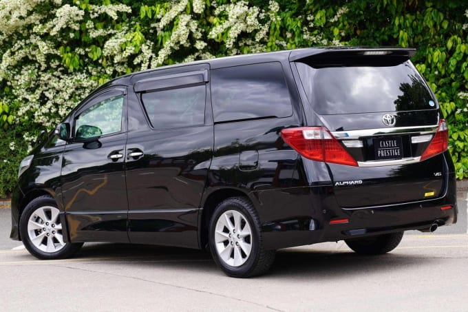 2013 Toyota Alphard