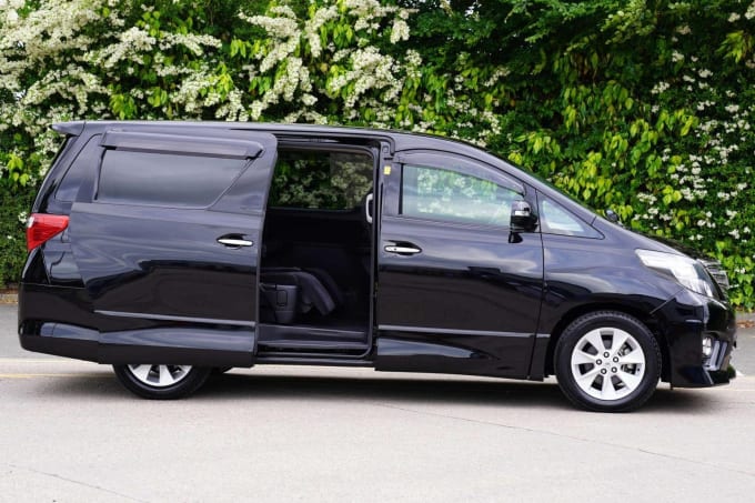 2013 Toyota Alphard