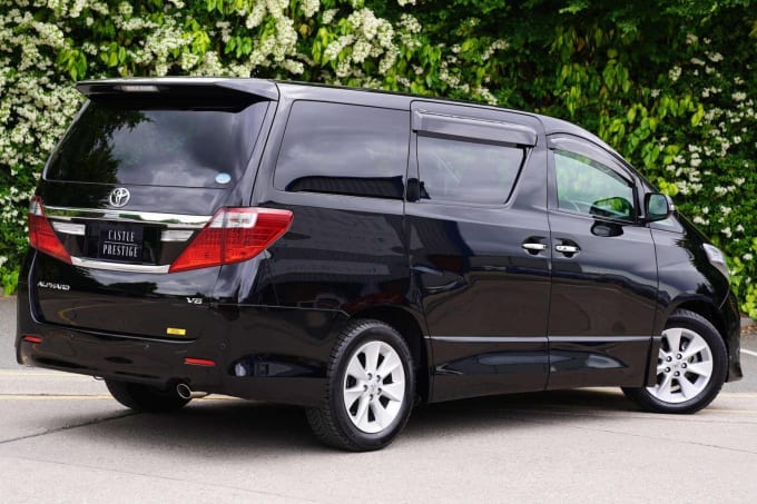 2013 Toyota Alphard
