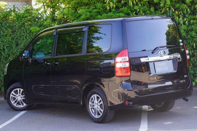 2012 Toyota Noah