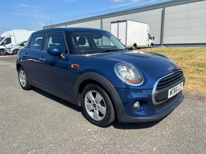 2025 Mini Hatch