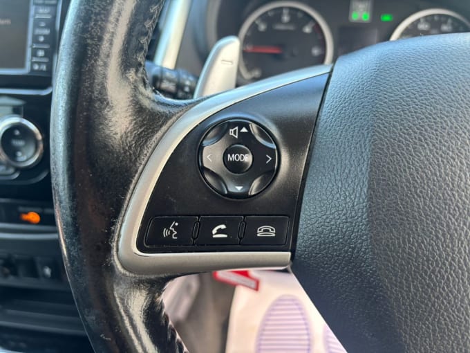 2025 Mitsubishi L200