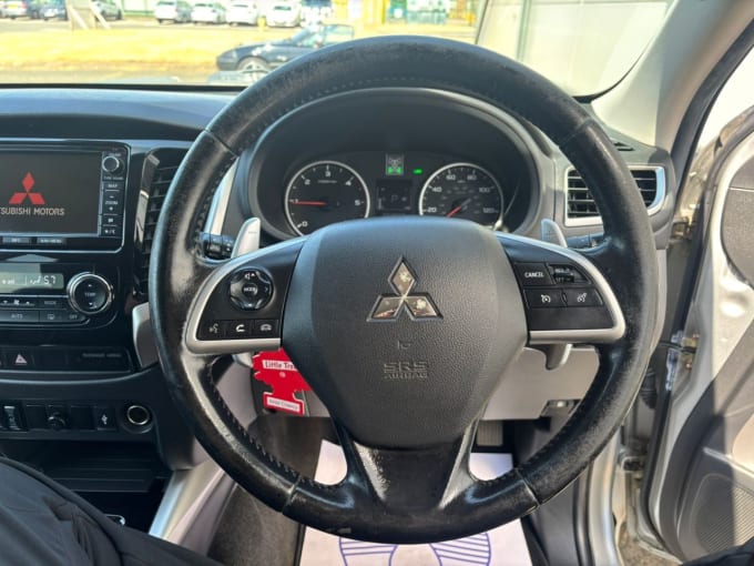 2025 Mitsubishi L200