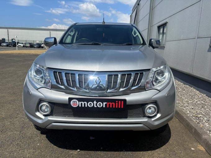 2025 Mitsubishi L200