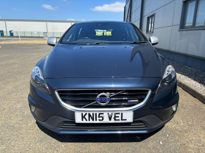 2025 Volvo V40