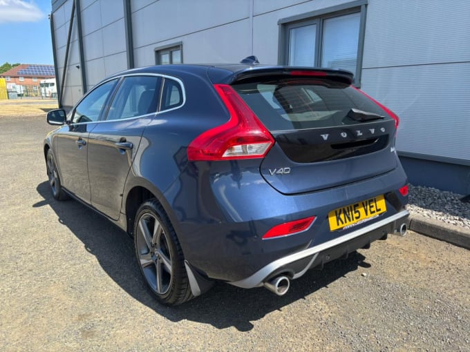 2025 Volvo V40