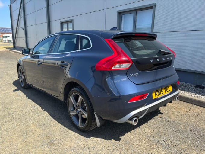 2025 Volvo V40
