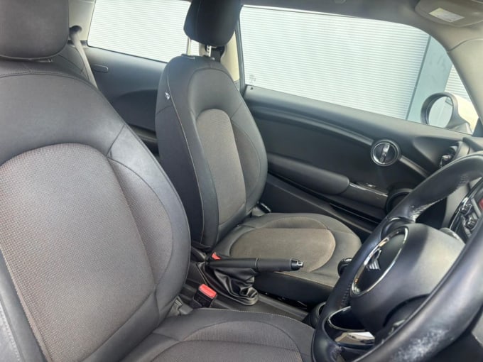 2025 Mini Hatch