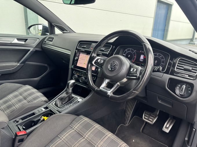 2025 Volkswagen Golf