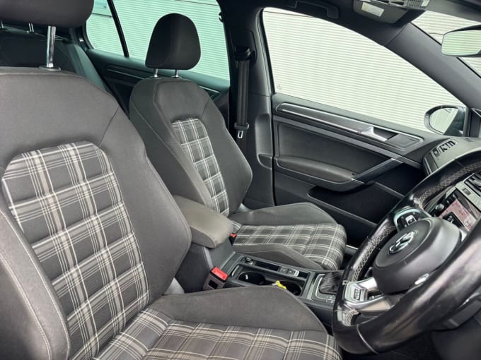 2025 Volkswagen Golf