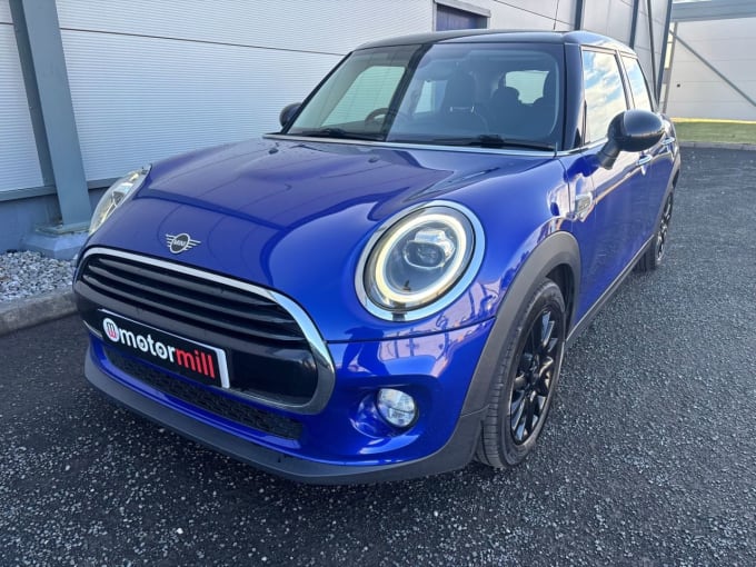 2018 Mini Hatch