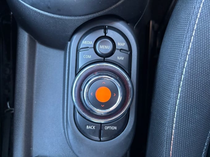 2018 Mini Hatch